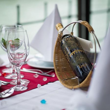 Hotel Konak 科尼茨 外观 照片